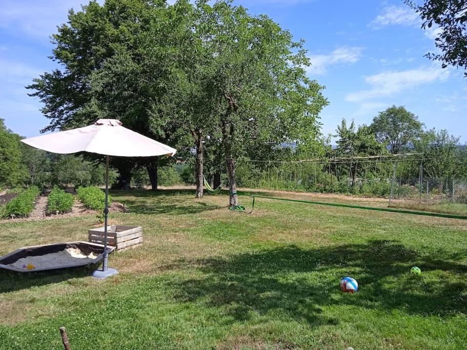 Les Jardins Des 3 Provinces- Gite Montcharvot Εξωτερικό φωτογραφία